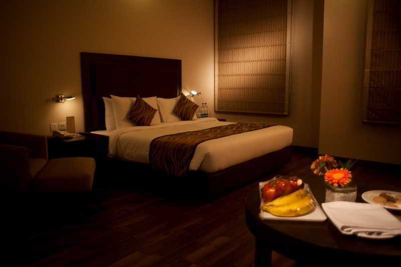Vibe By The Lalit Traveller Hotel Faridabad Buitenkant foto