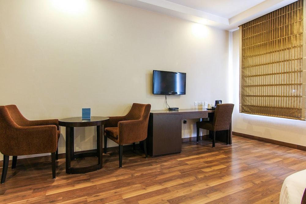 Vibe By The Lalit Traveller Hotel Faridabad Buitenkant foto
