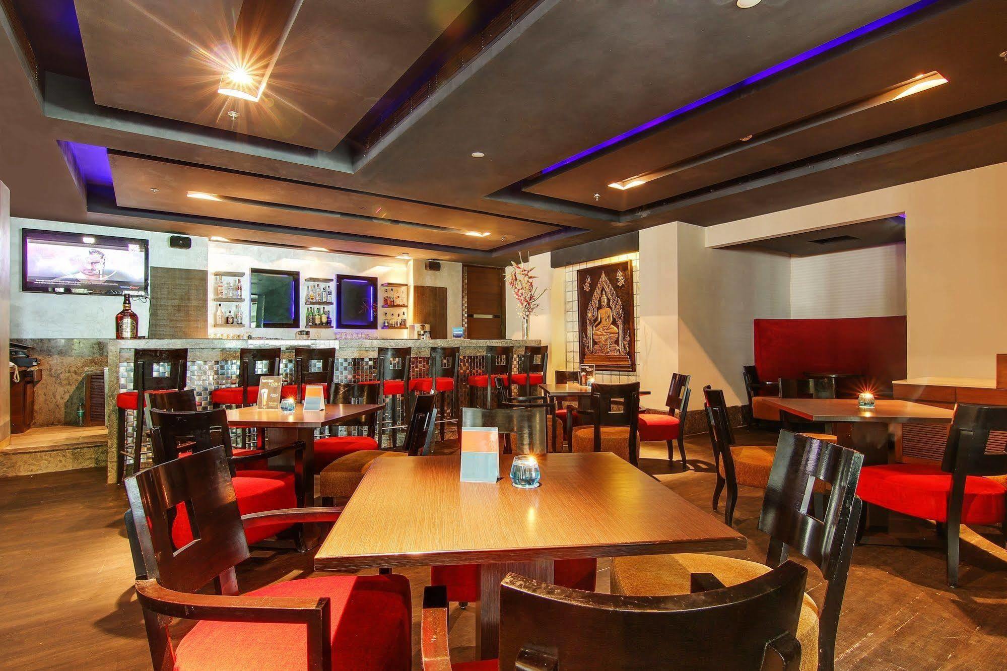 Vibe By The Lalit Traveller Hotel Faridabad Buitenkant foto