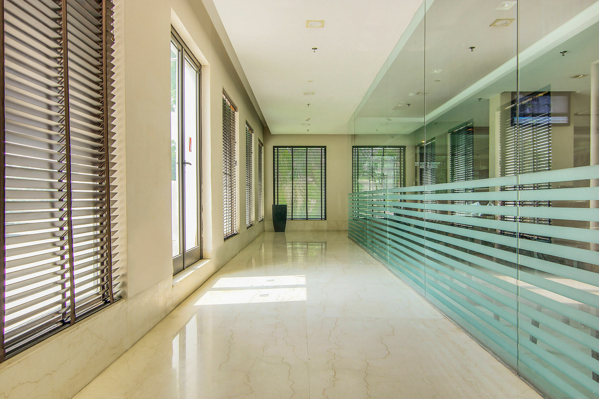 Vibe By The Lalit Traveller Hotel Faridabad Buitenkant foto